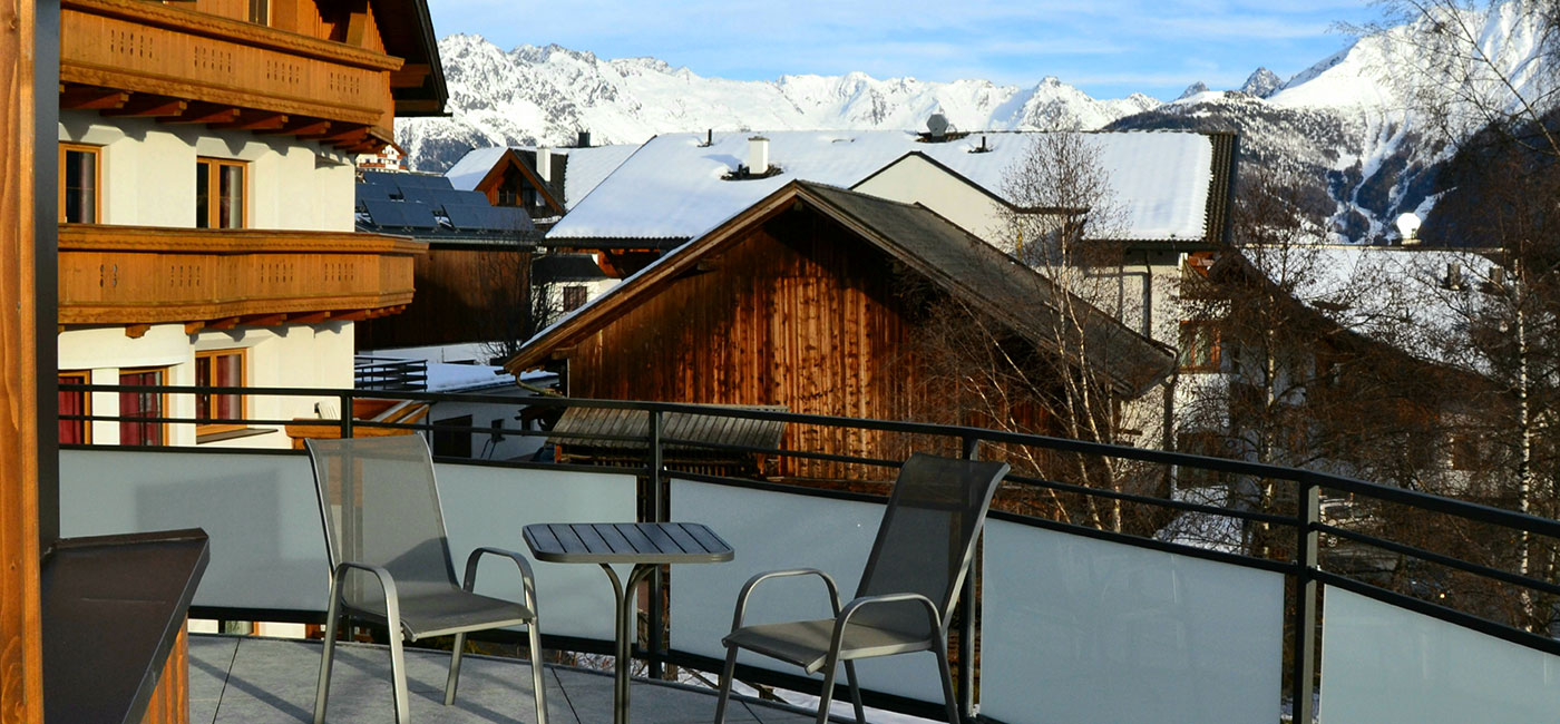 Aussicht von der Terasse im Alpenapart Ruby